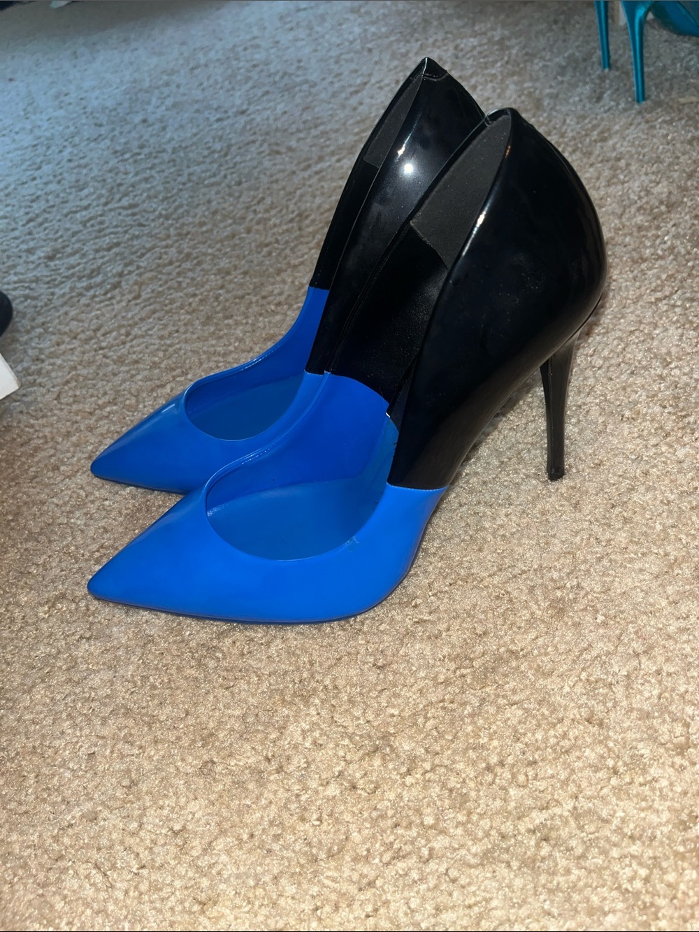 ALDO Two-Tone Blue and Black Pointed Toe Pumps - Picture 12 of 13